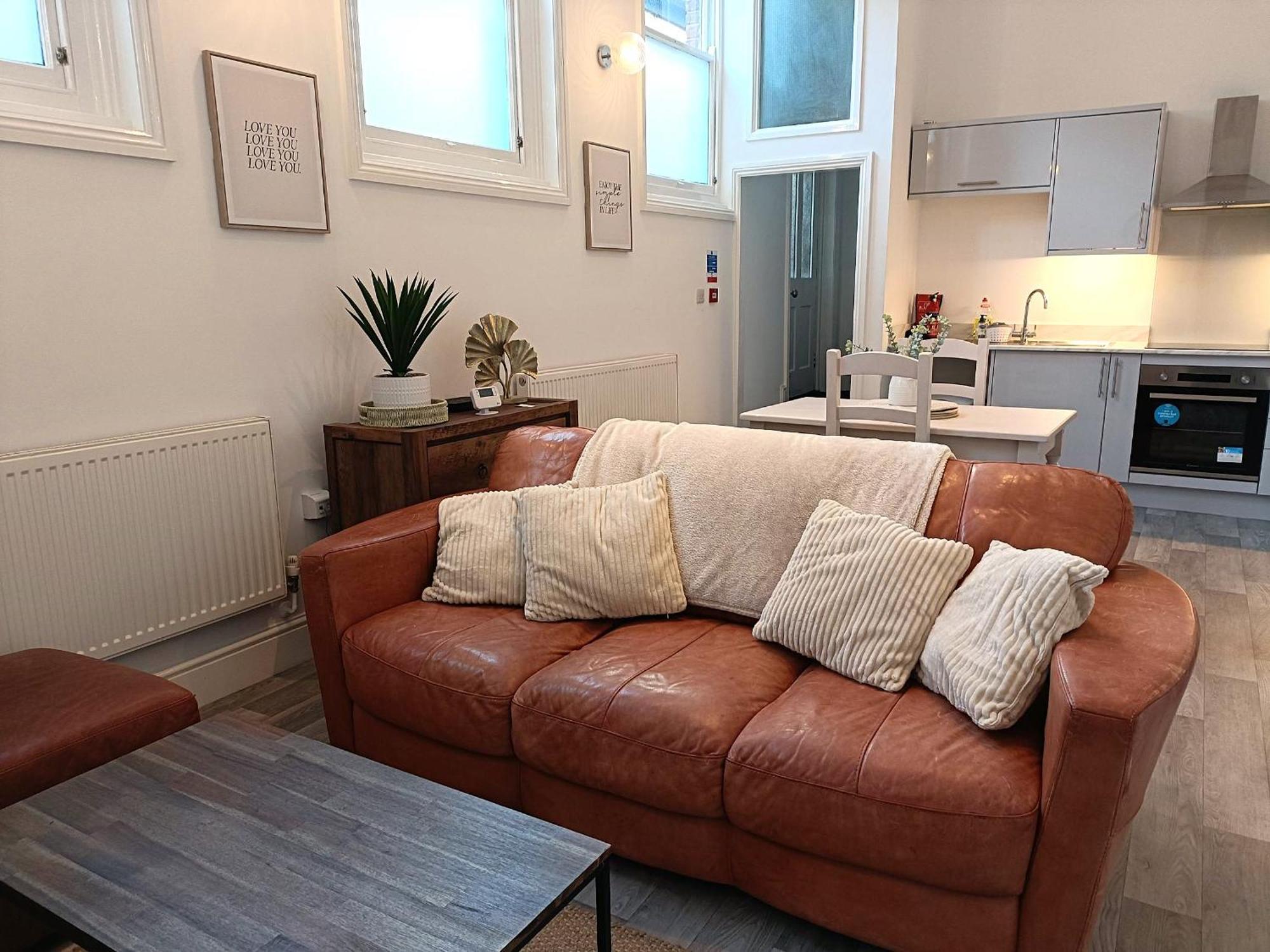 Whitchurch High Street Hideaway Екстер'єр фото
