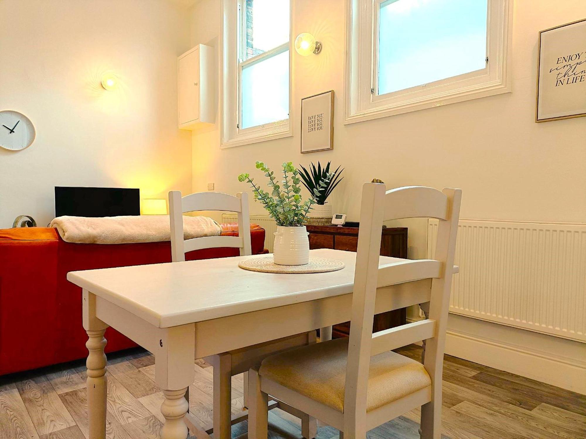Whitchurch High Street Hideaway Екстер'єр фото